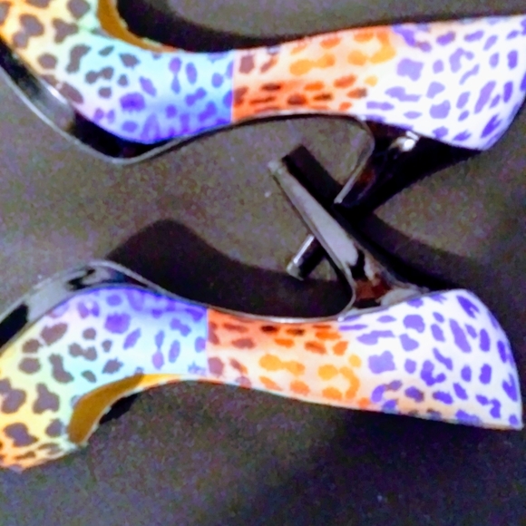 Shoes - Picture 3 of 6